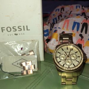Rose gold Fossil watch (women)